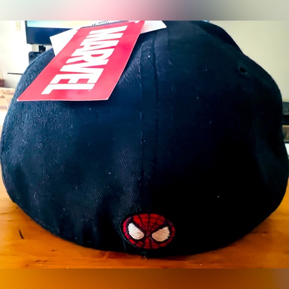 Spider-Man SnapBack Hat - Picture 4 of 7